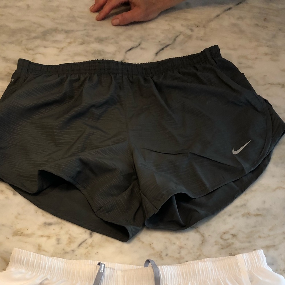 Nike shorts - Picture 2 of 2